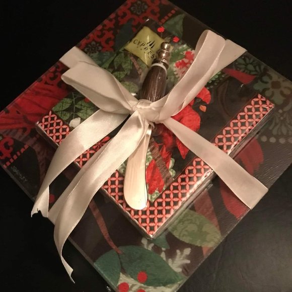 Christmas Napkins/  nice for your table when hosting - Picture 1 of 1